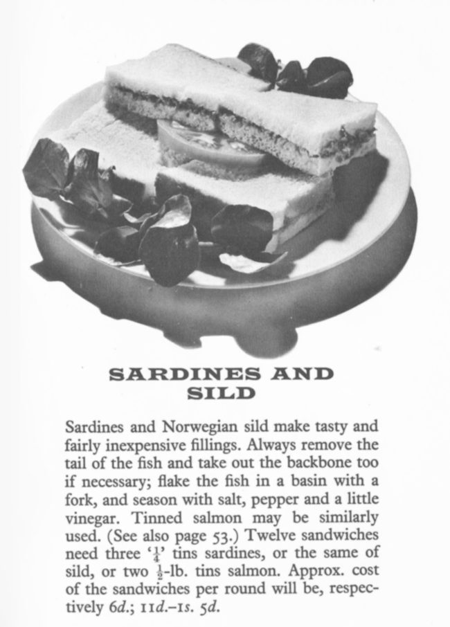 A sardine/sild sandwich.